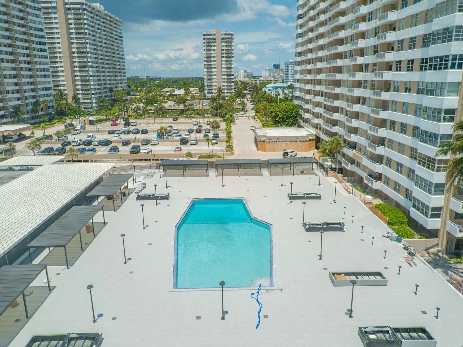 6G ON HEMI PP42 POOL PK LOT OCEAN SIDE