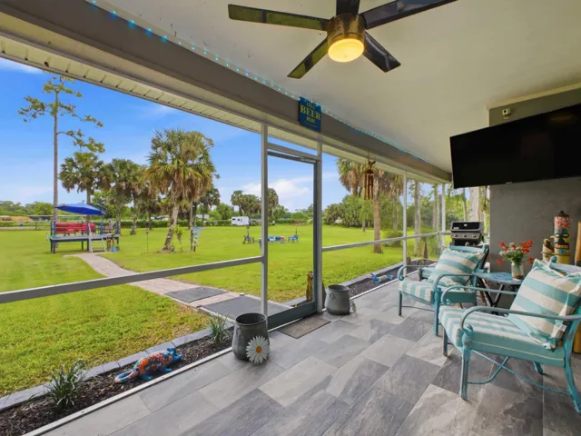 Screened Porch to Yard