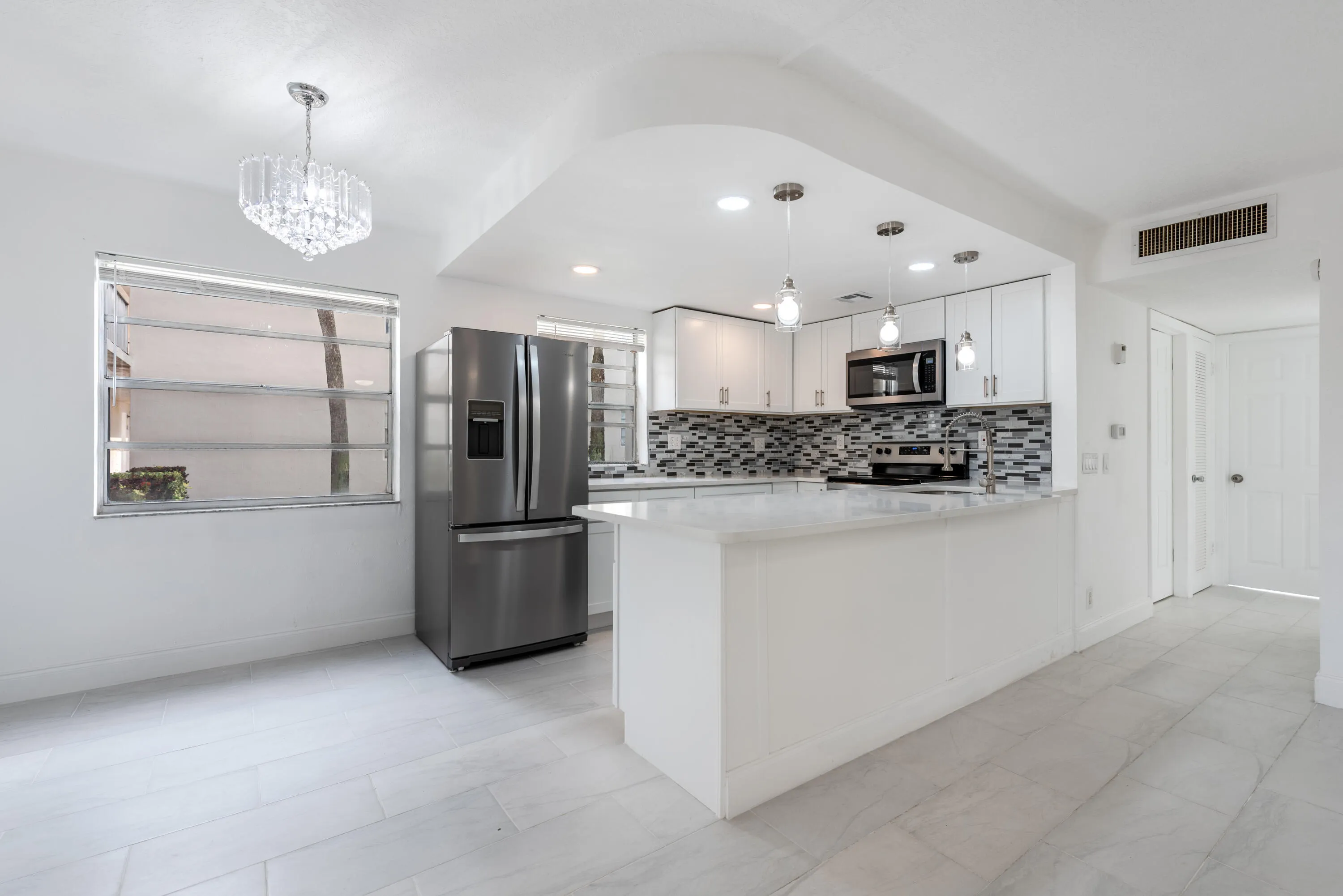108 Normandy Ln, C-11