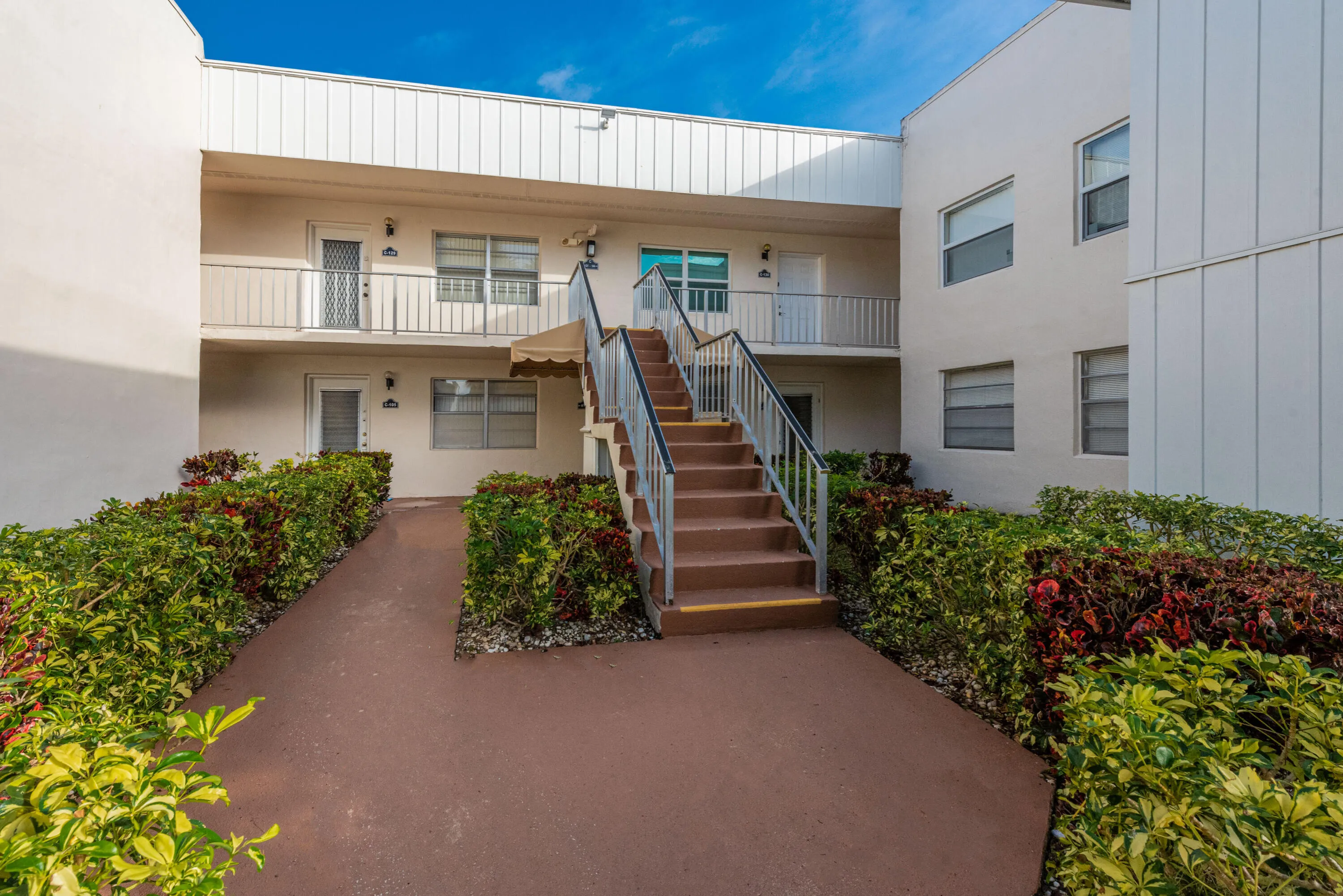 108 Normandy Ln, C-3