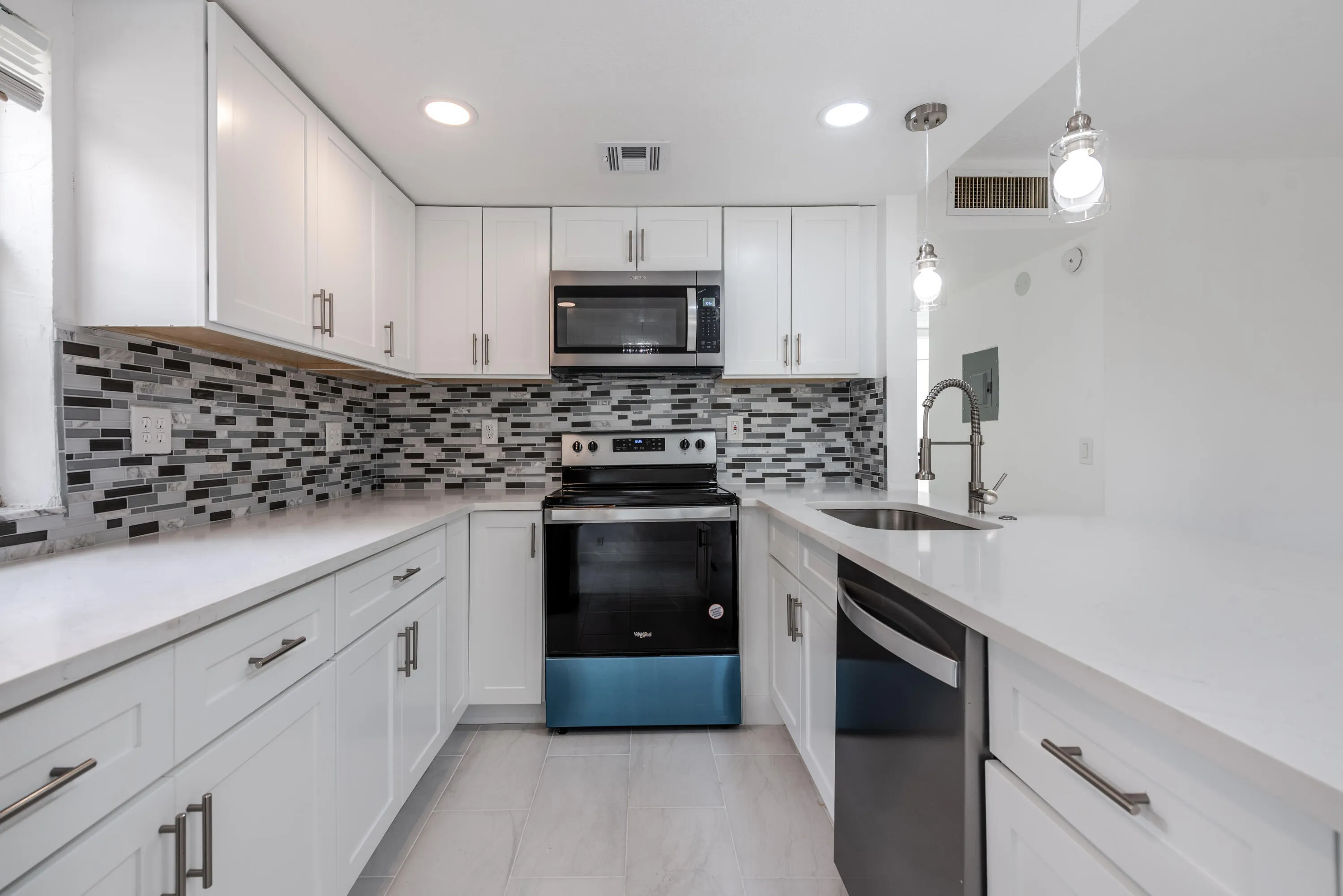 108 Normandy Ln, C-13