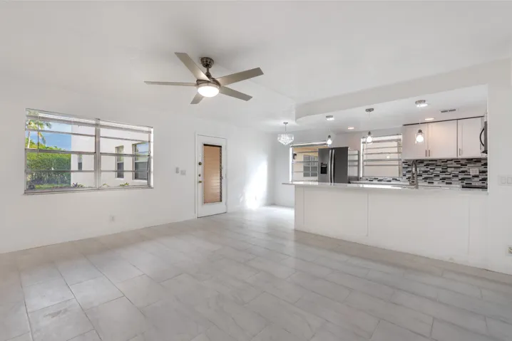 108 Normandy Ln, C-10