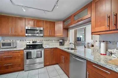 Remodeled Kitchen with open breakfast bar