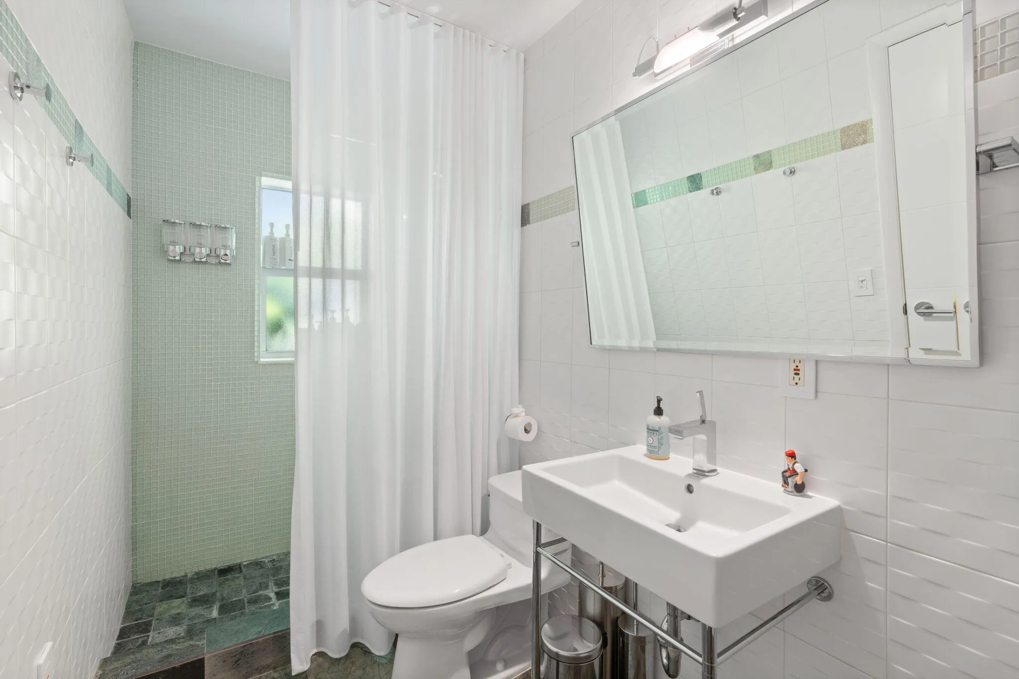 16-web-or-mls-1500 Middle River Dr, Fort