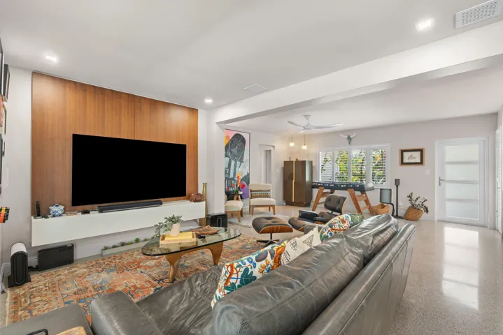 23-web-or-mls-1500 Middle River Dr, Fort