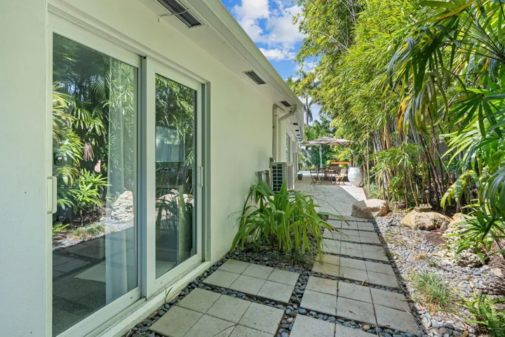 50-web-or-mls-1500 Middle River Dr, Fort