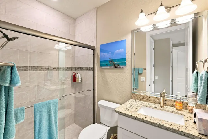 Second bedroom suite bathroom