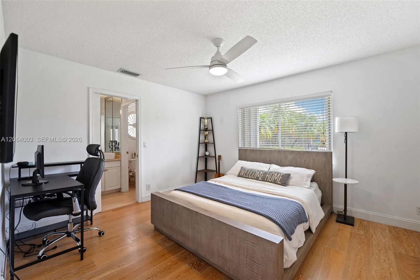 Photo 28 Photo 28