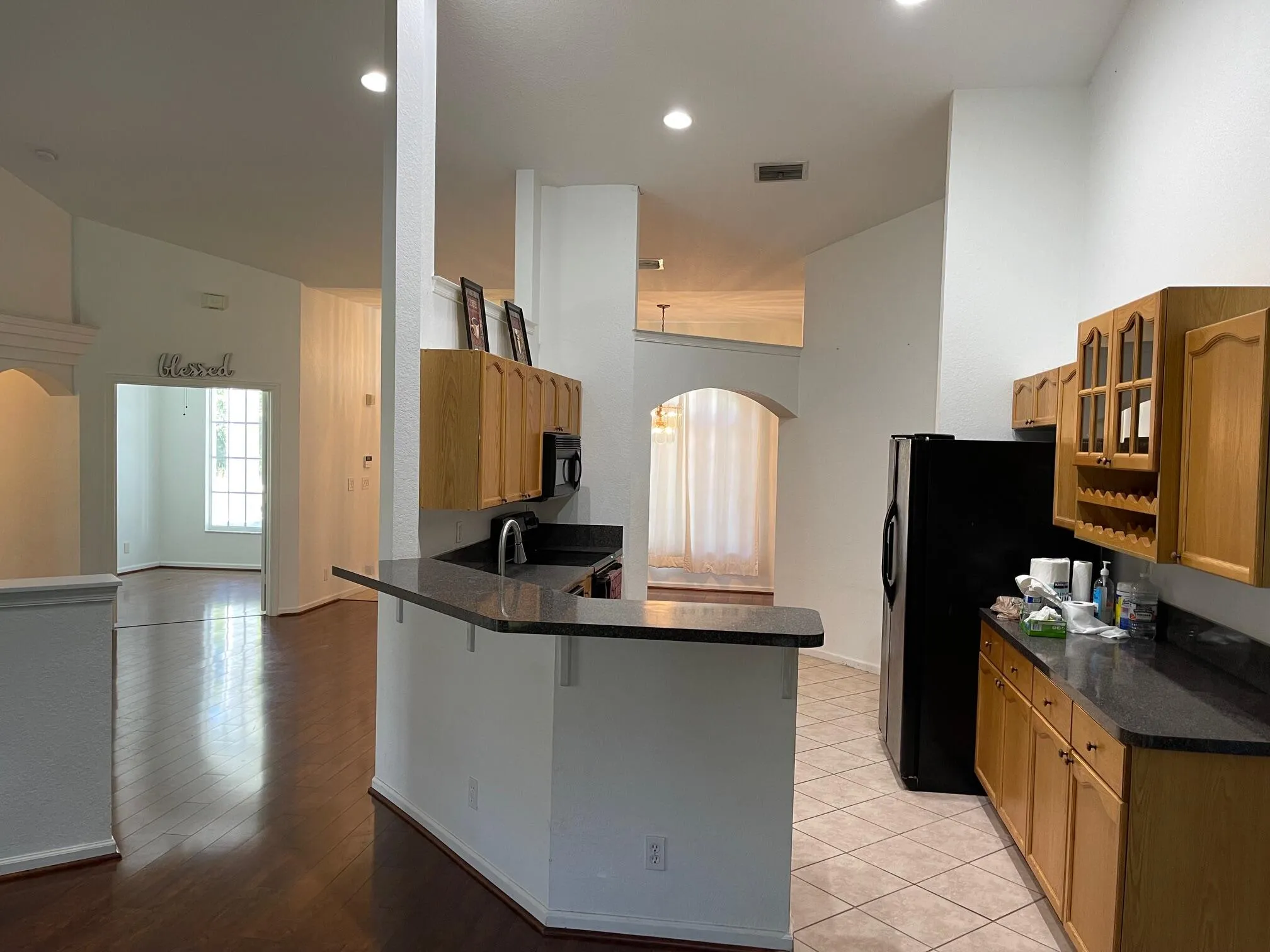 Kitchen & Breakfast Bar