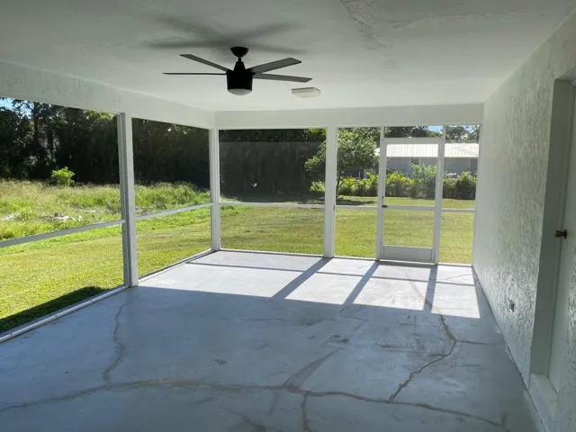 Covered screened patio