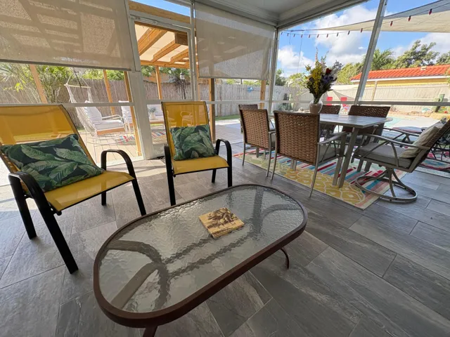 Screened in Porch
