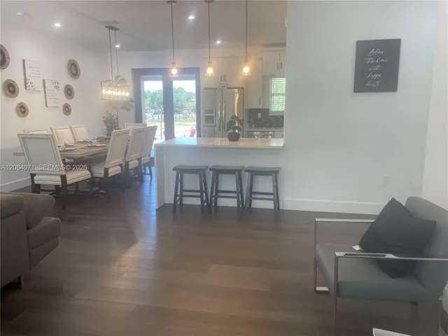 Foyer view to Dining/Kitchen Area