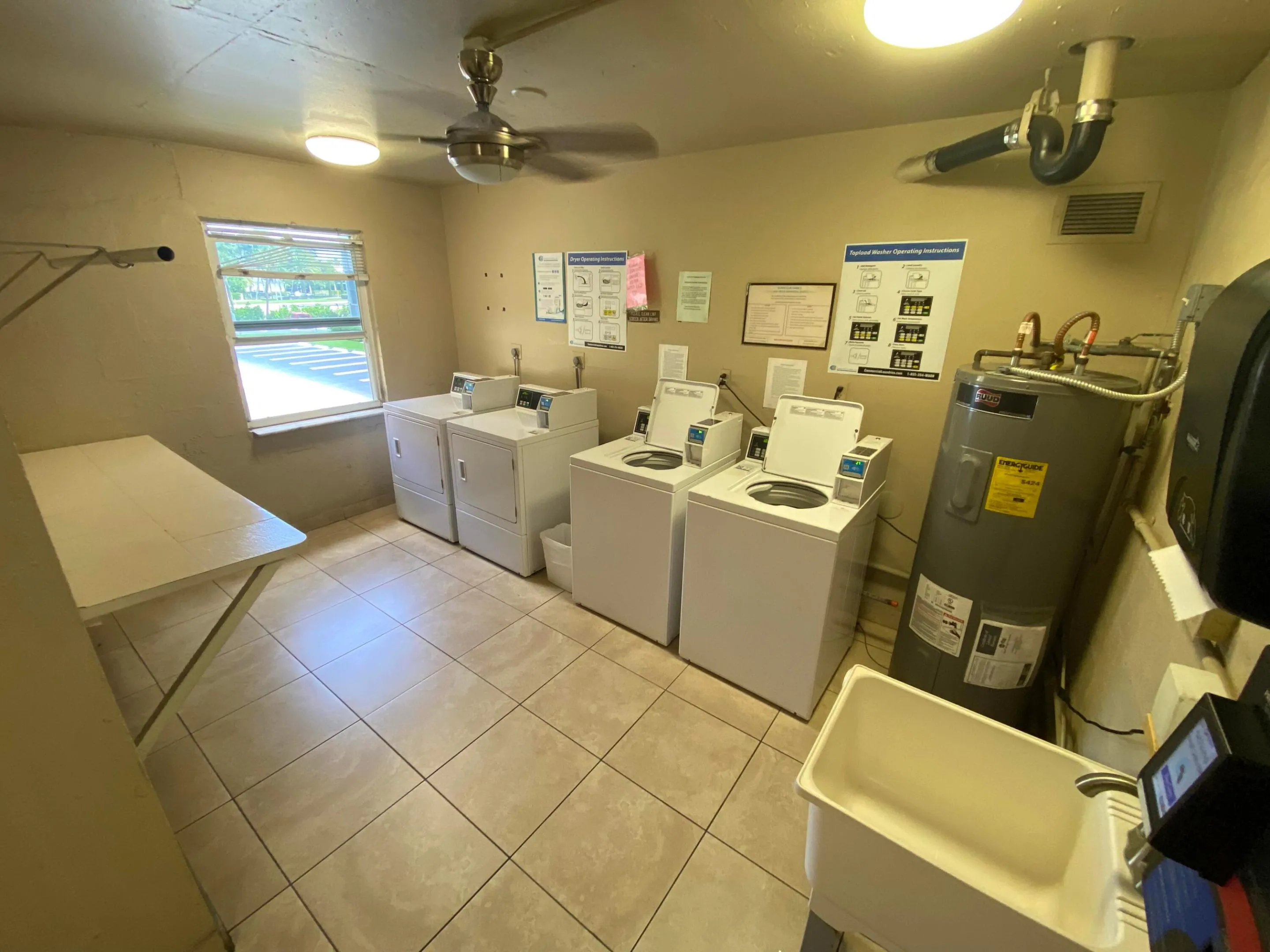 Island Club-Laundry room