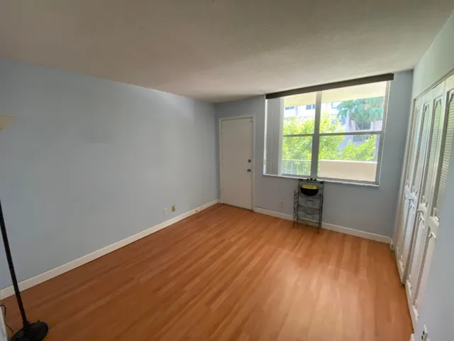 B209-Guest bedroom