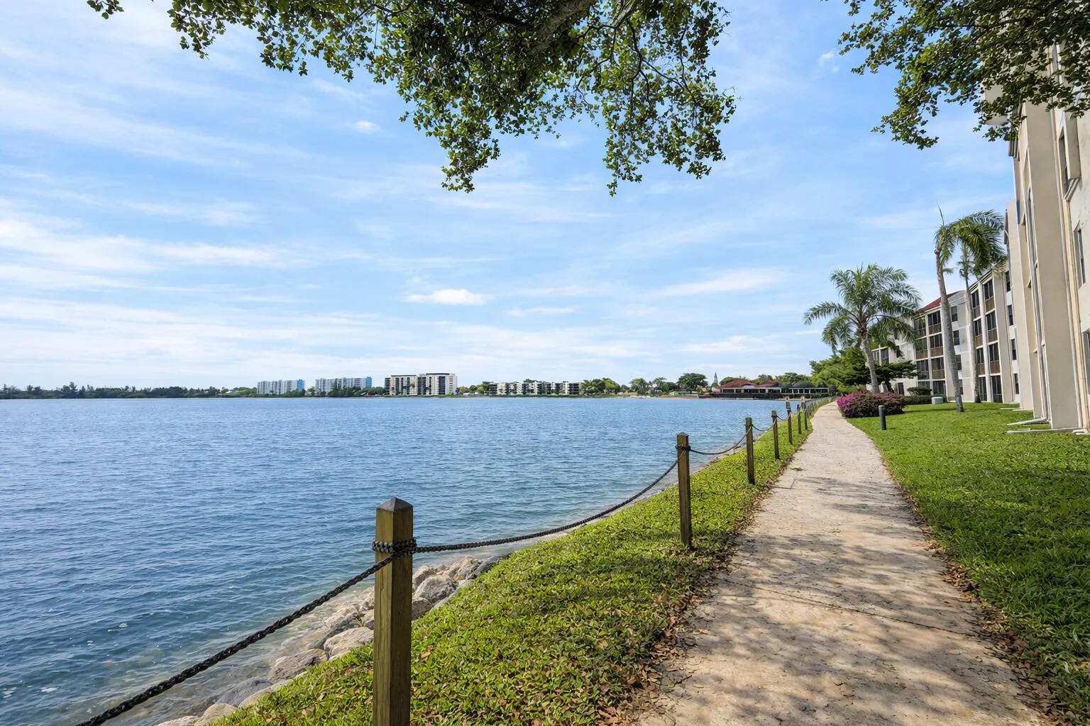 110 Lake Emerald