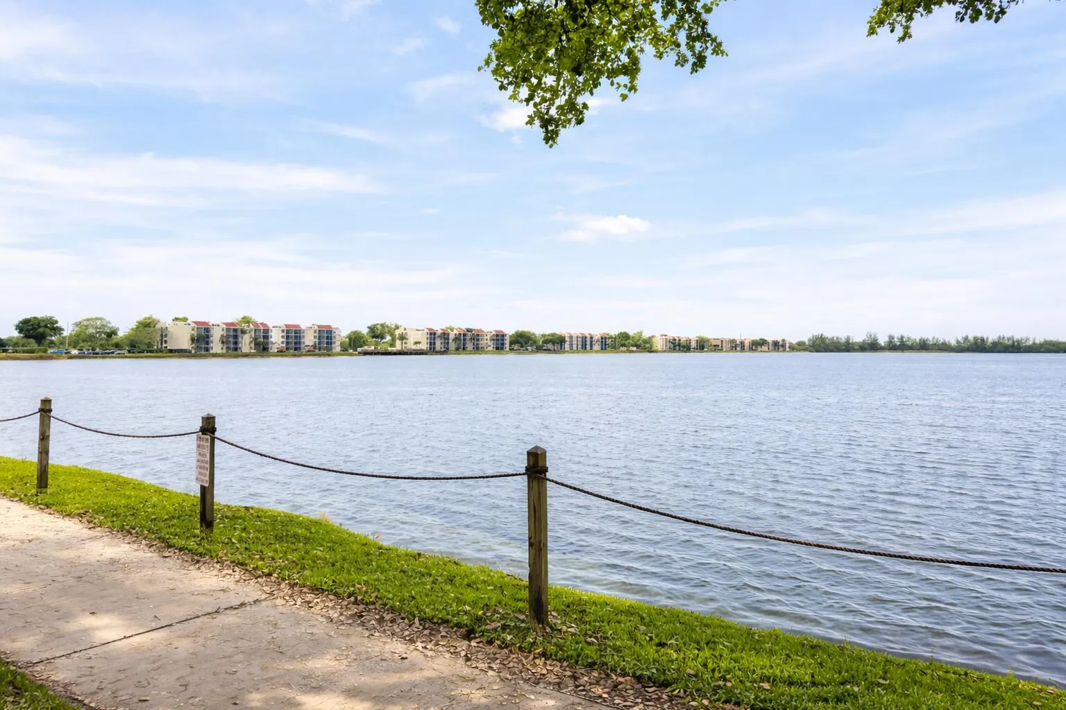 Lake Emeral 110