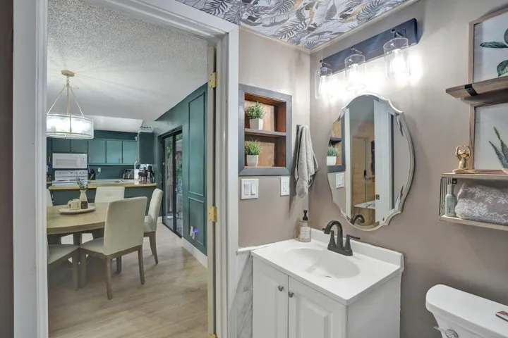 Downstairs full bath