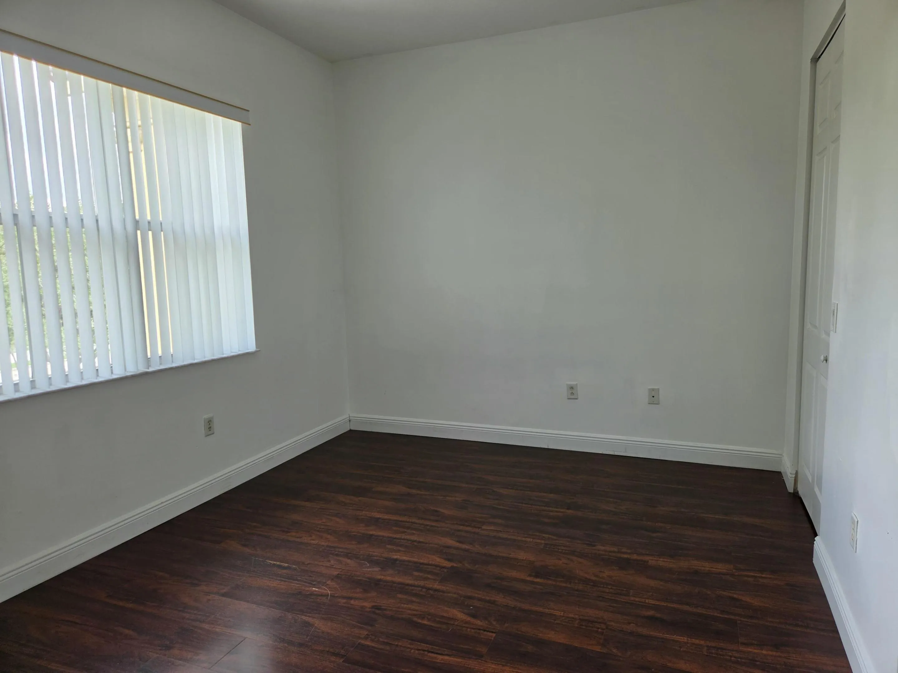 This bedroom has walk-in closet