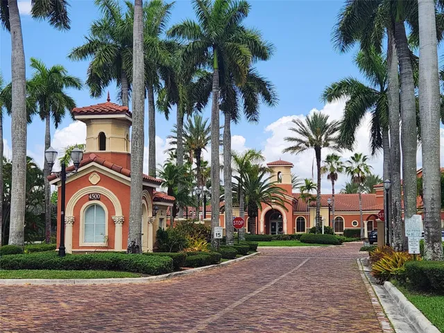 Villaggio entrance