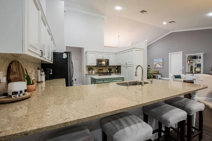 Kitchen L2R