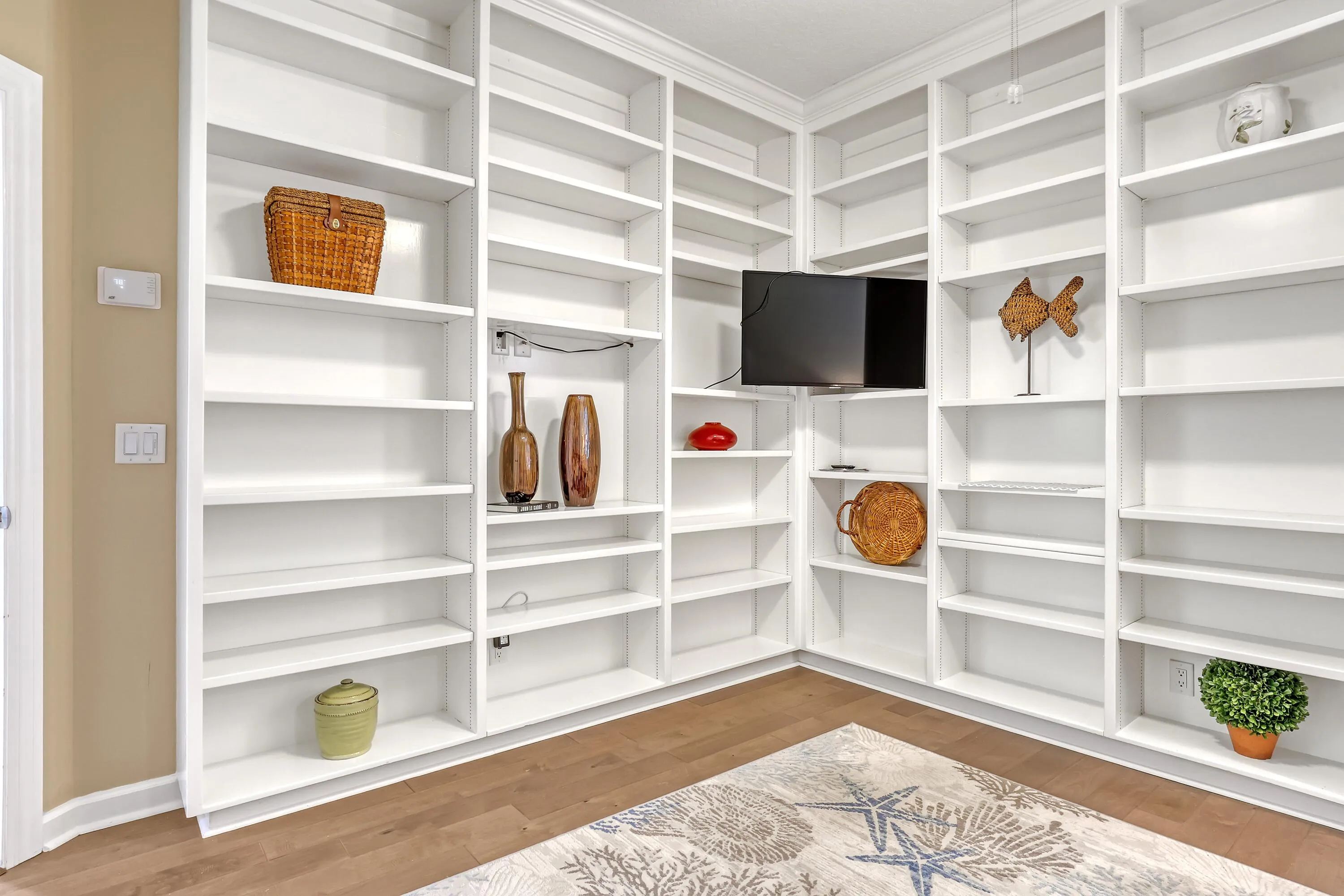Hardwood Floors & Adjustable Shelving