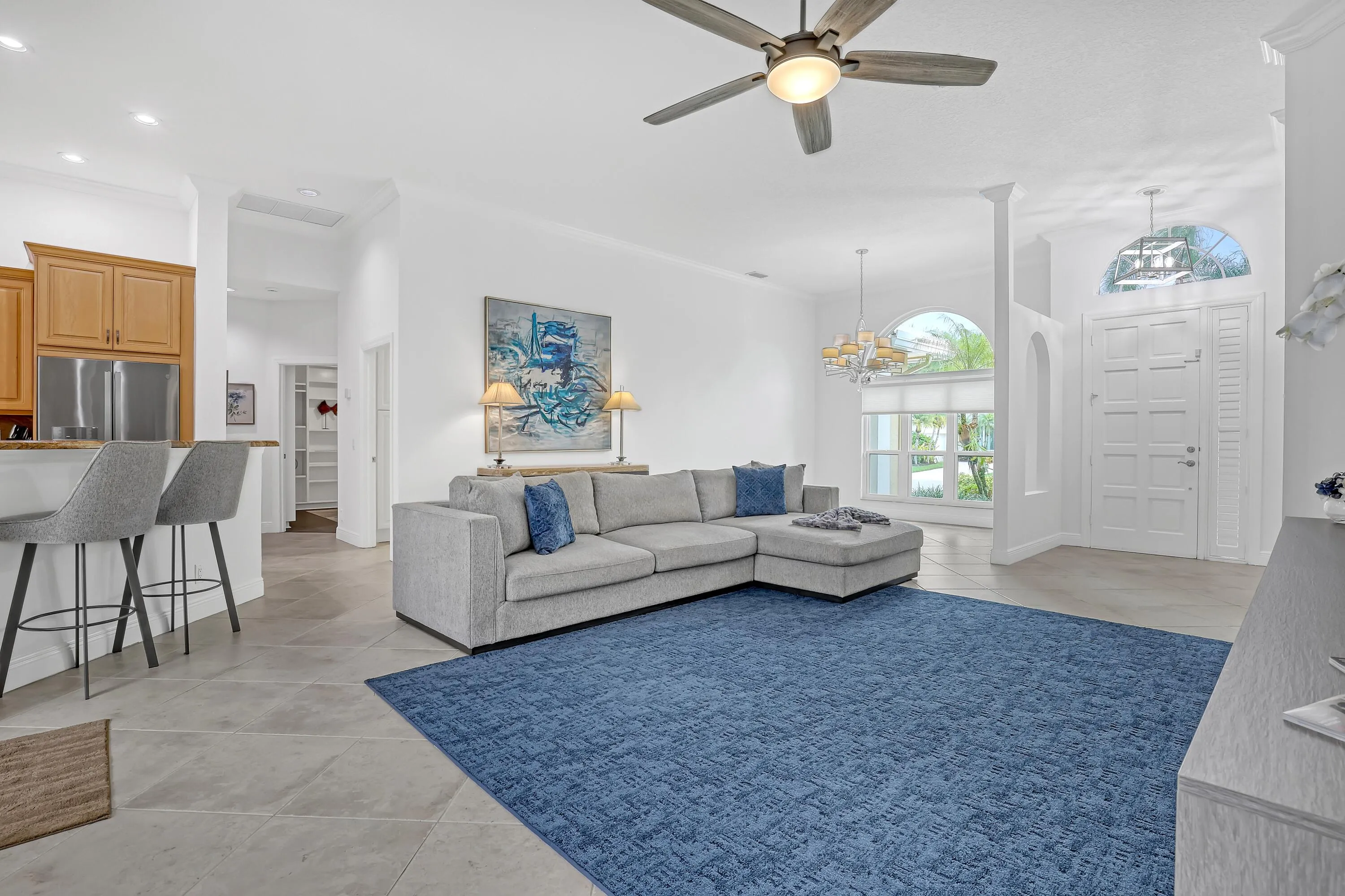 Living Rm, Dining Area & Kitchen Counter