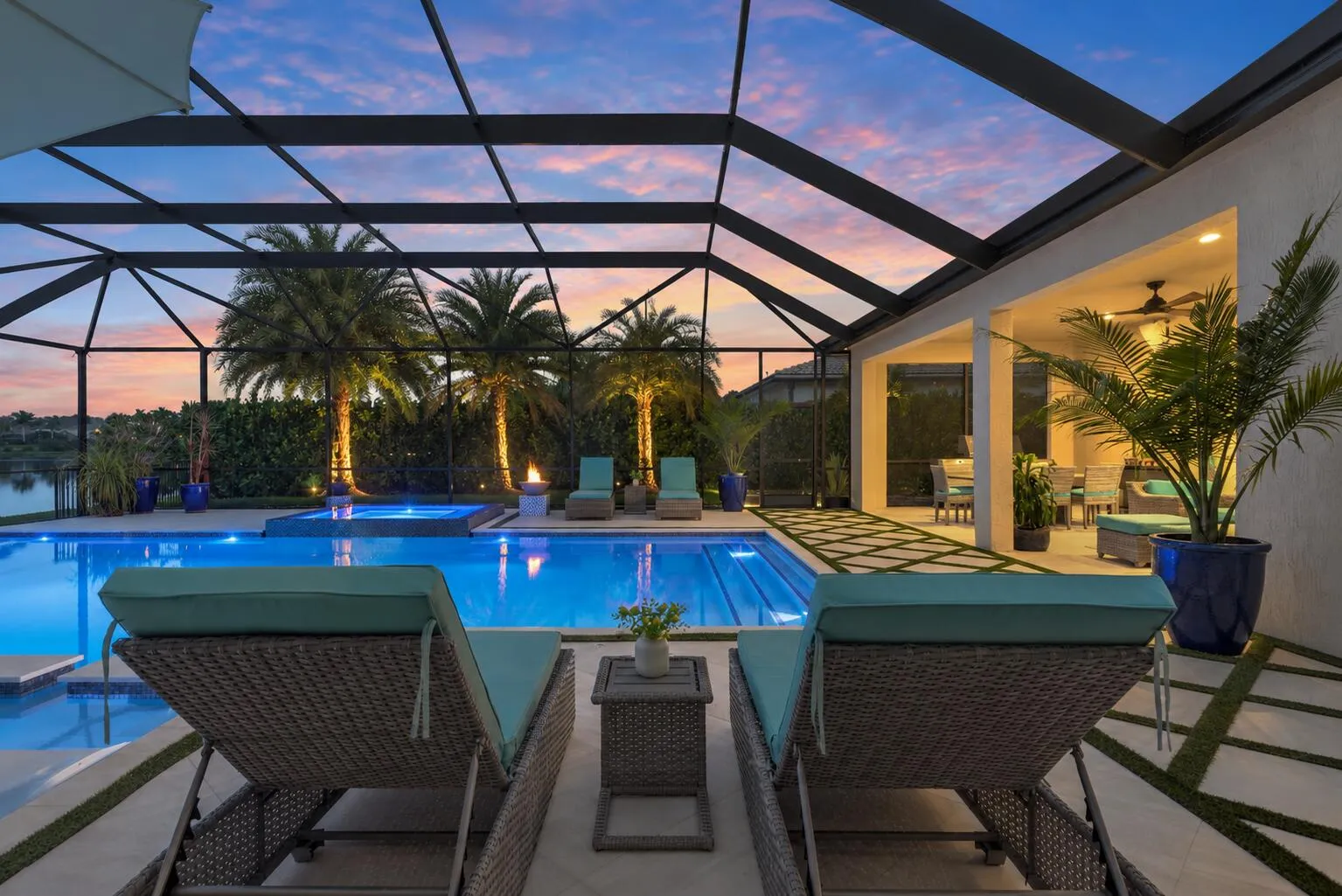 Twilight Luxury Lanai Pool Retreat