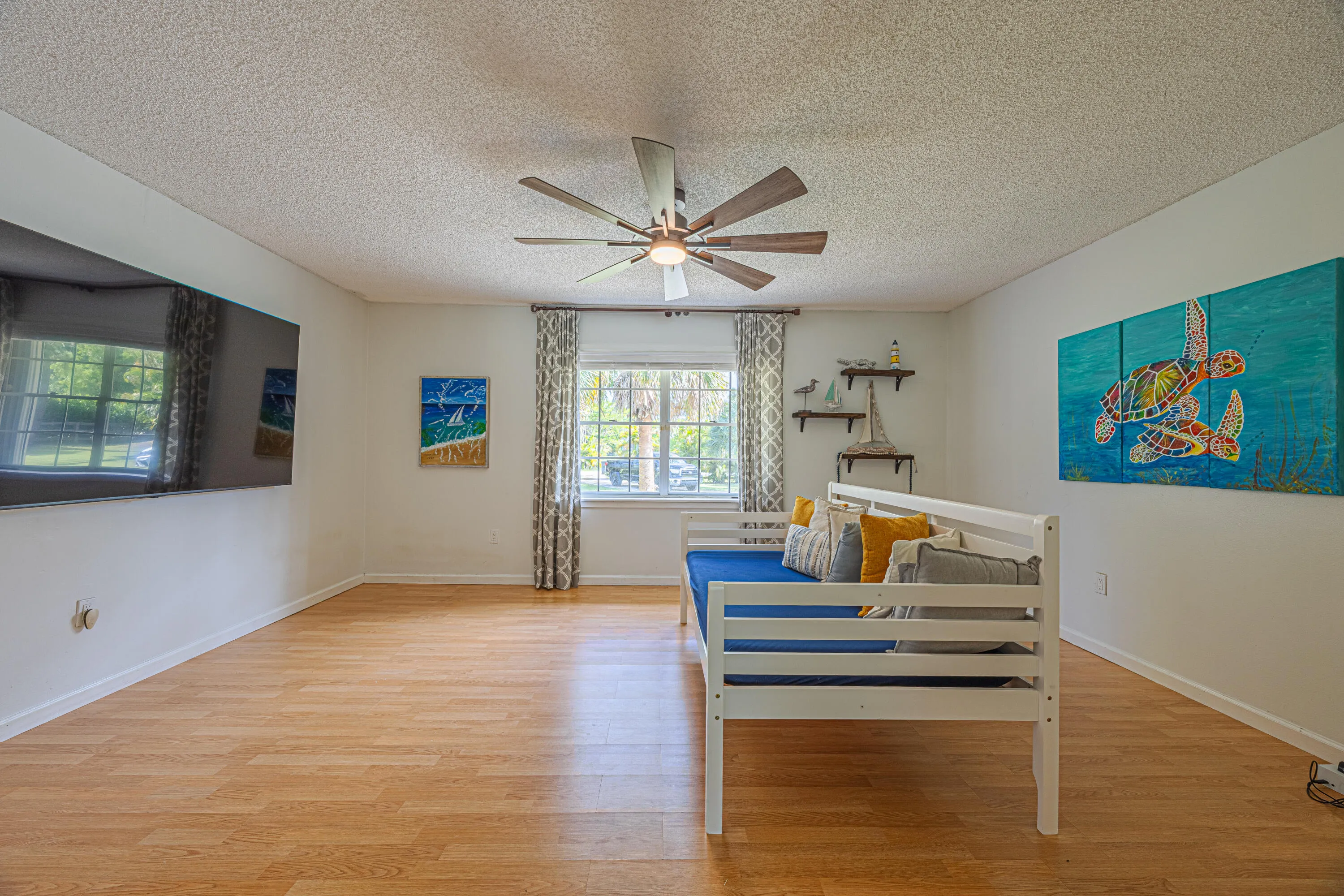 153A0071-HDR