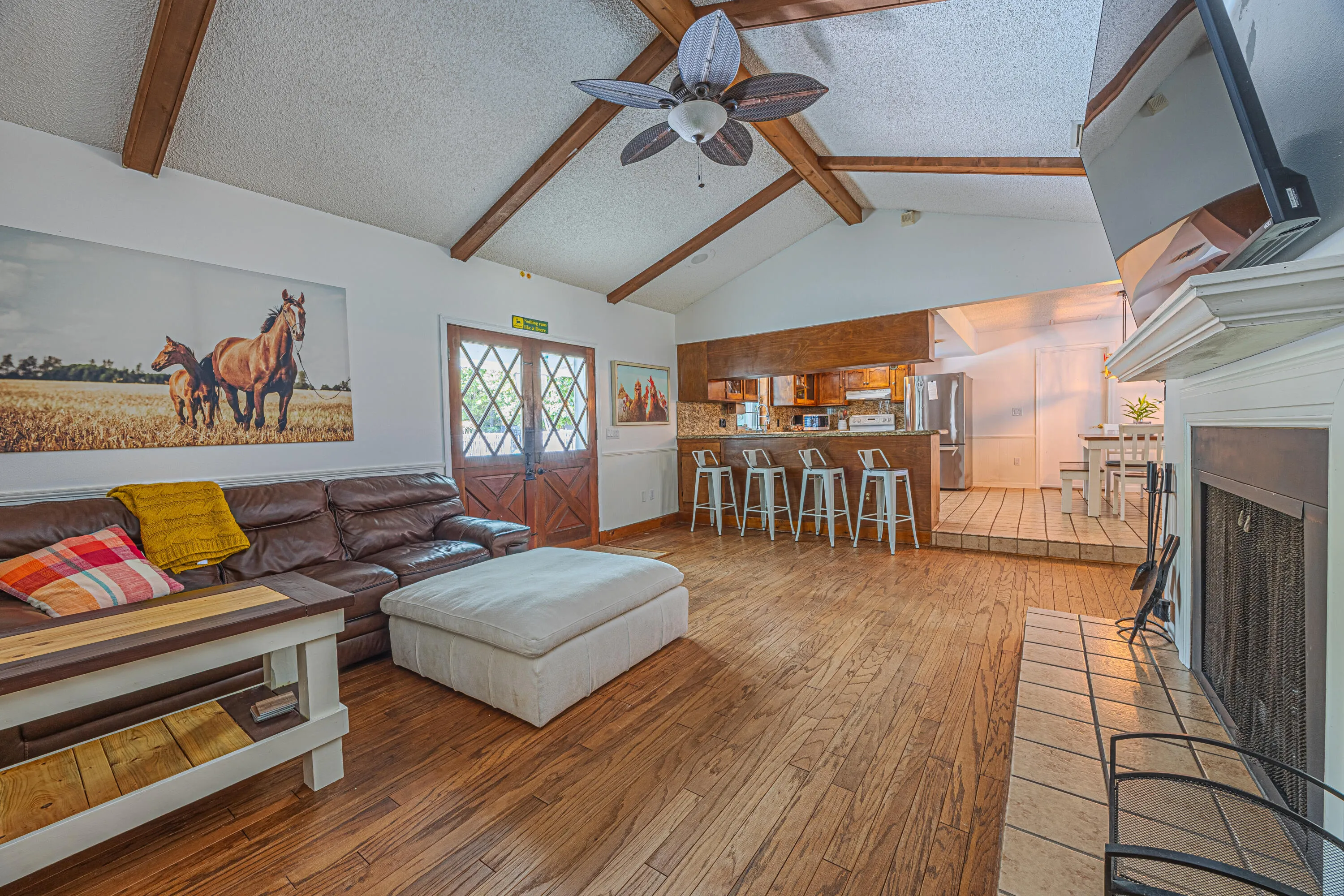 153A0083-HDR