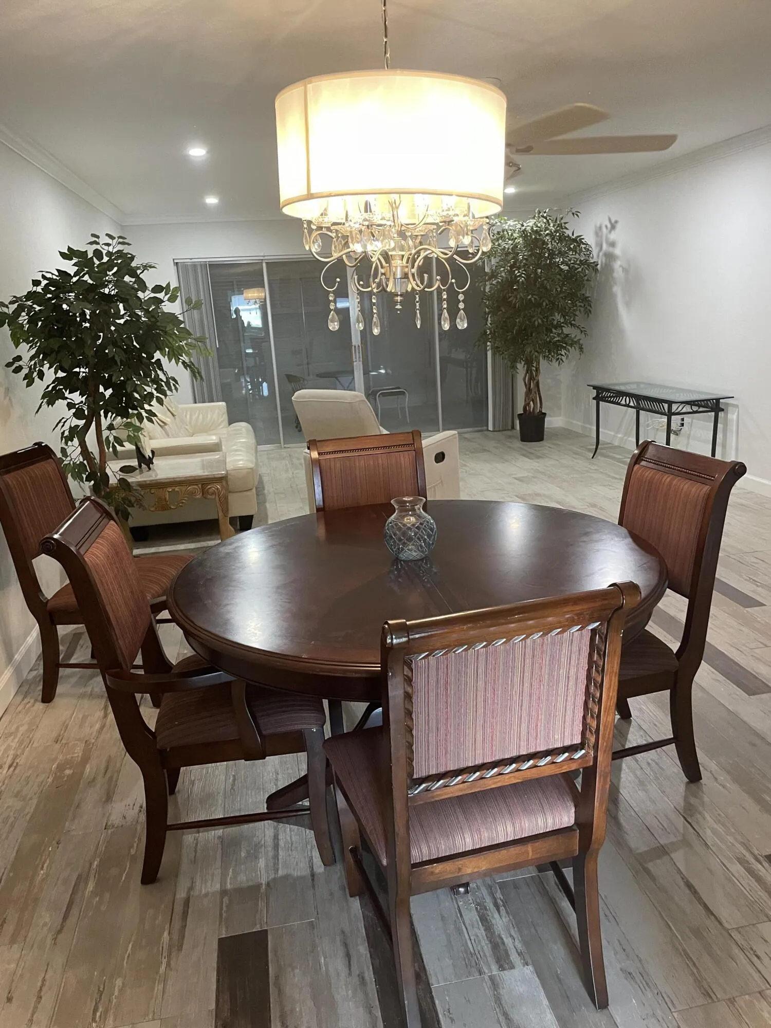 Dining room 1