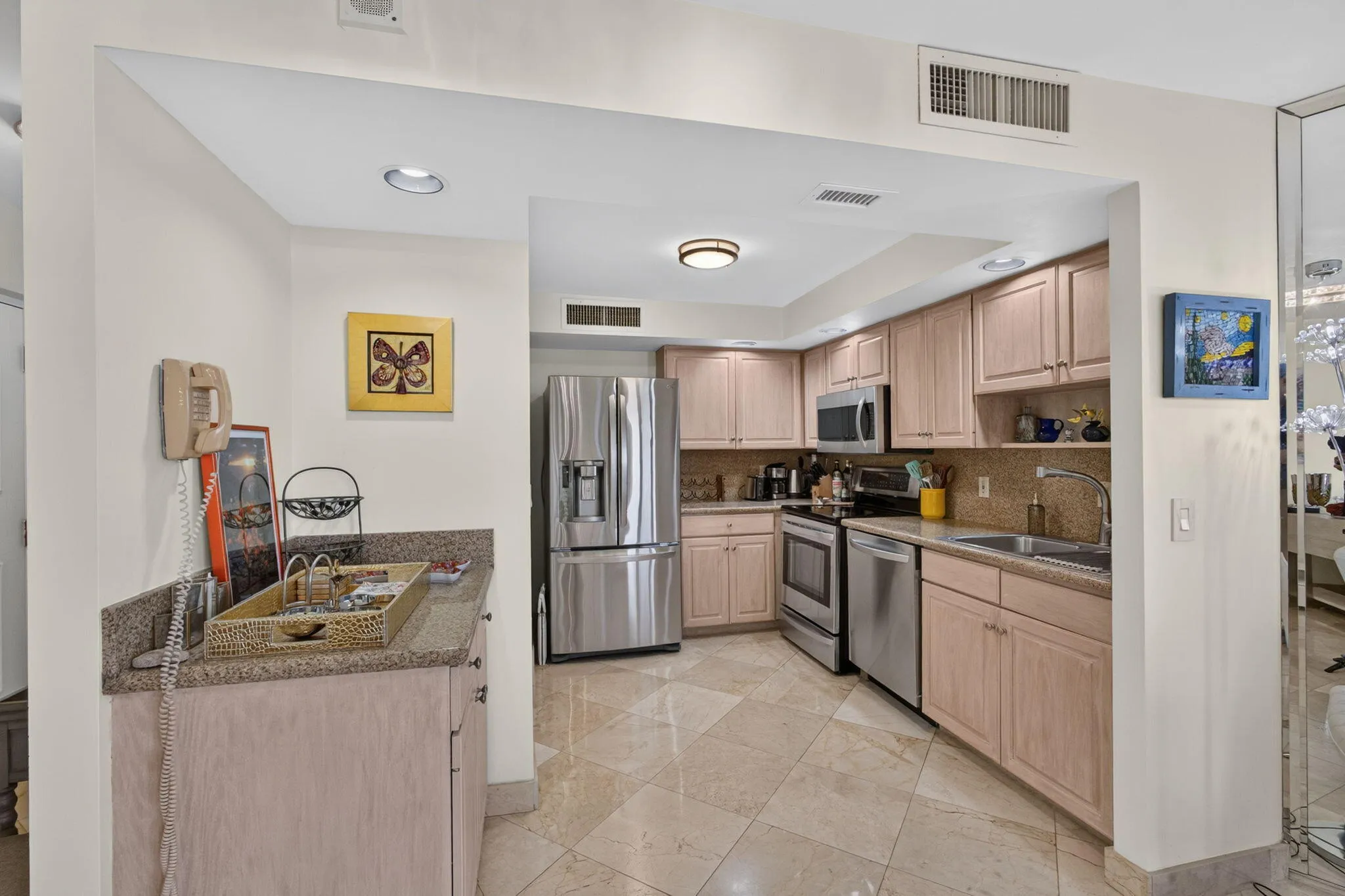 KITCHEN