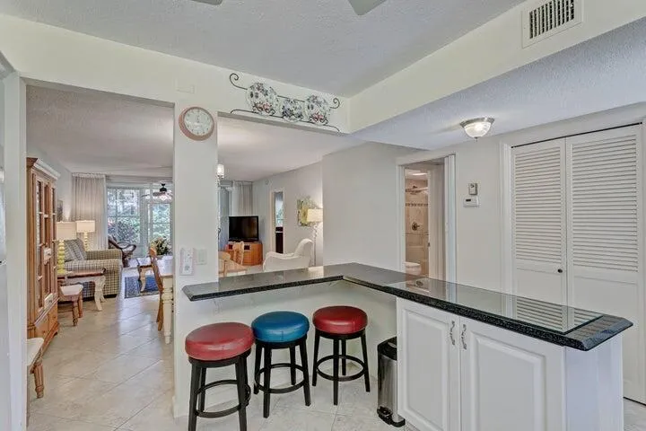 OPEN KITCHEN