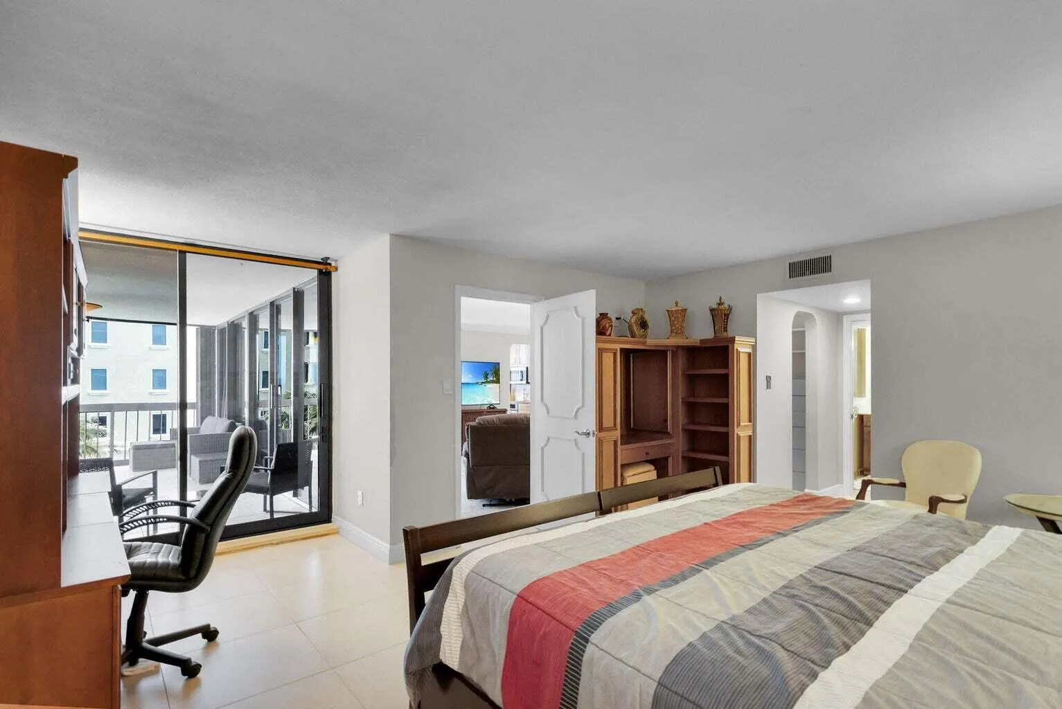MASTER BEDROOM