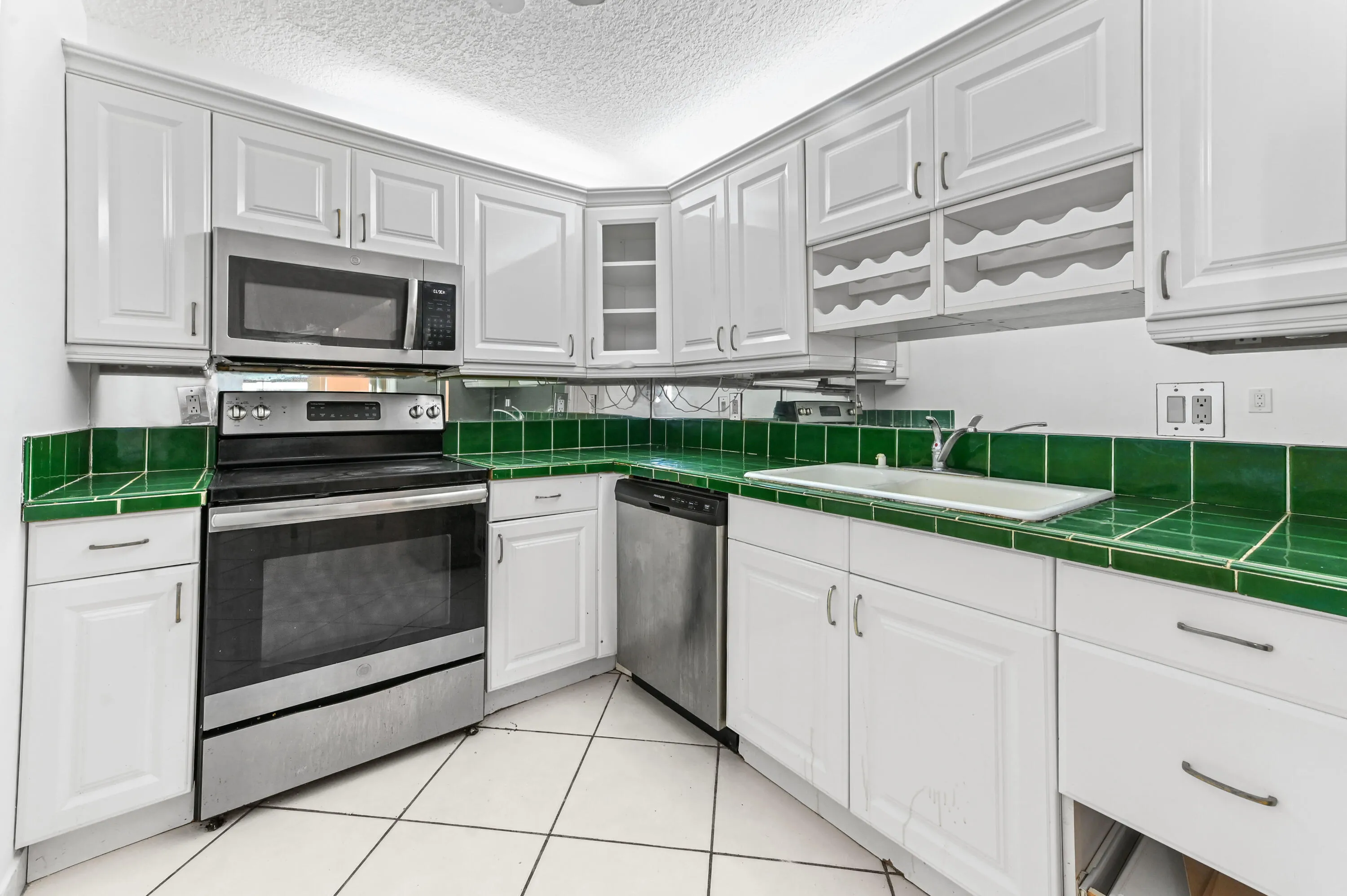 13 Kitchen 02
