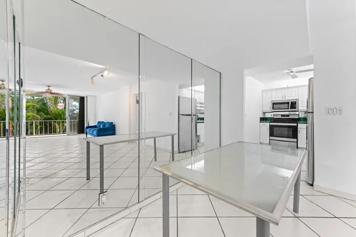 11 Diningroom 02