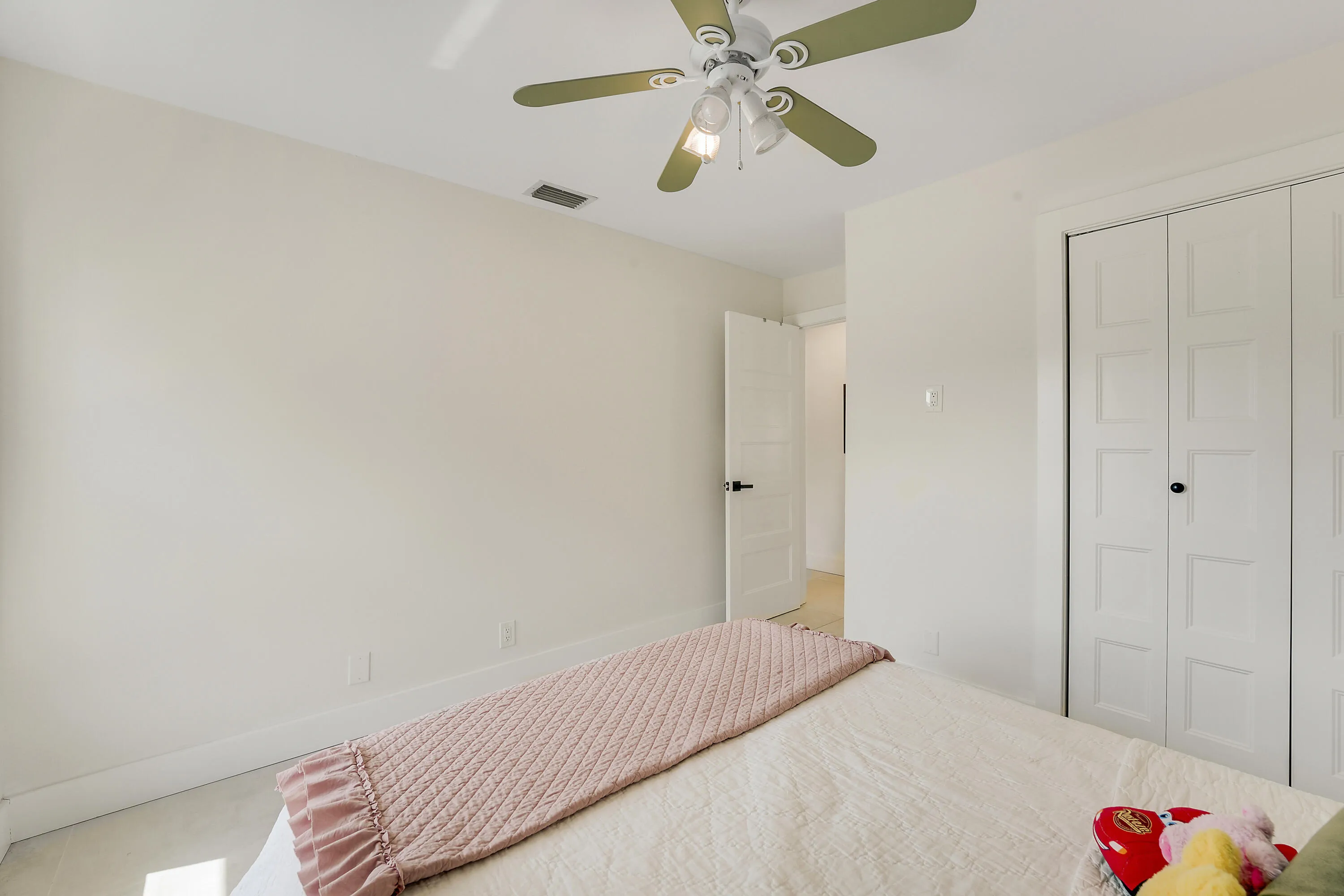 Bedroom (2)