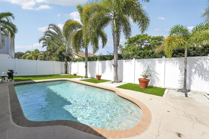 Pool (1)
