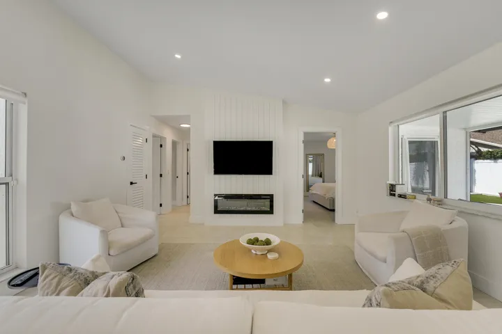 Living Rm (2)