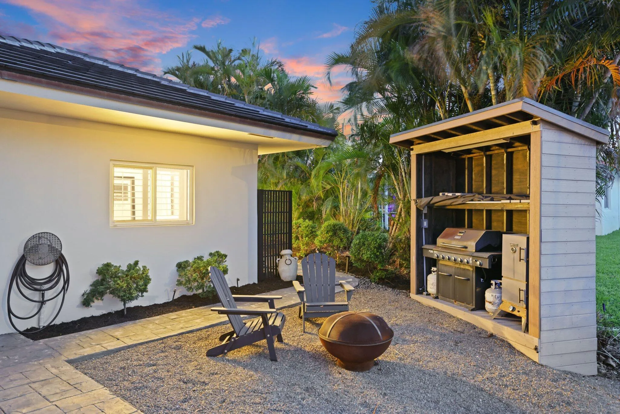 Firepit/BBQ Area