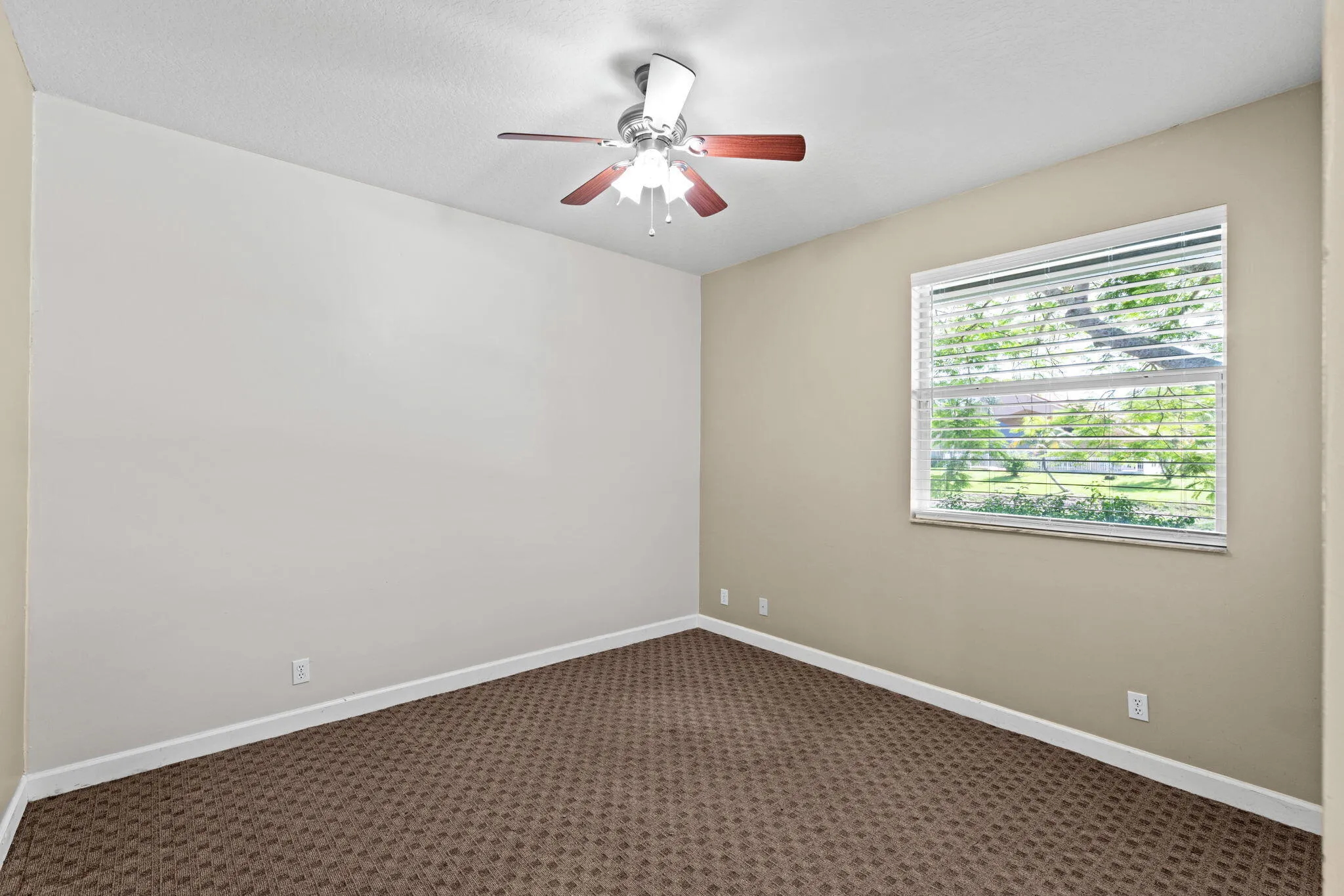 44-web-or-mls-A7407939