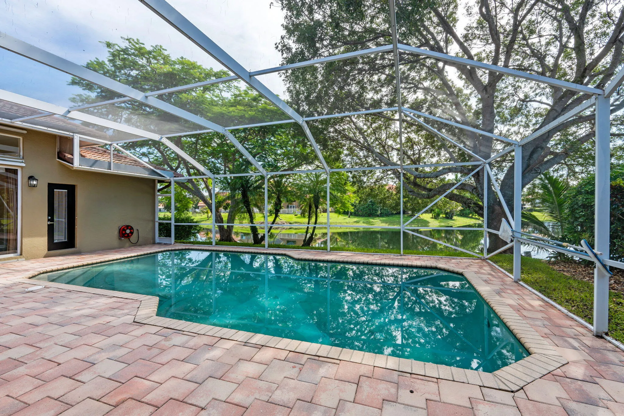 55-web-or-mls-A7408074