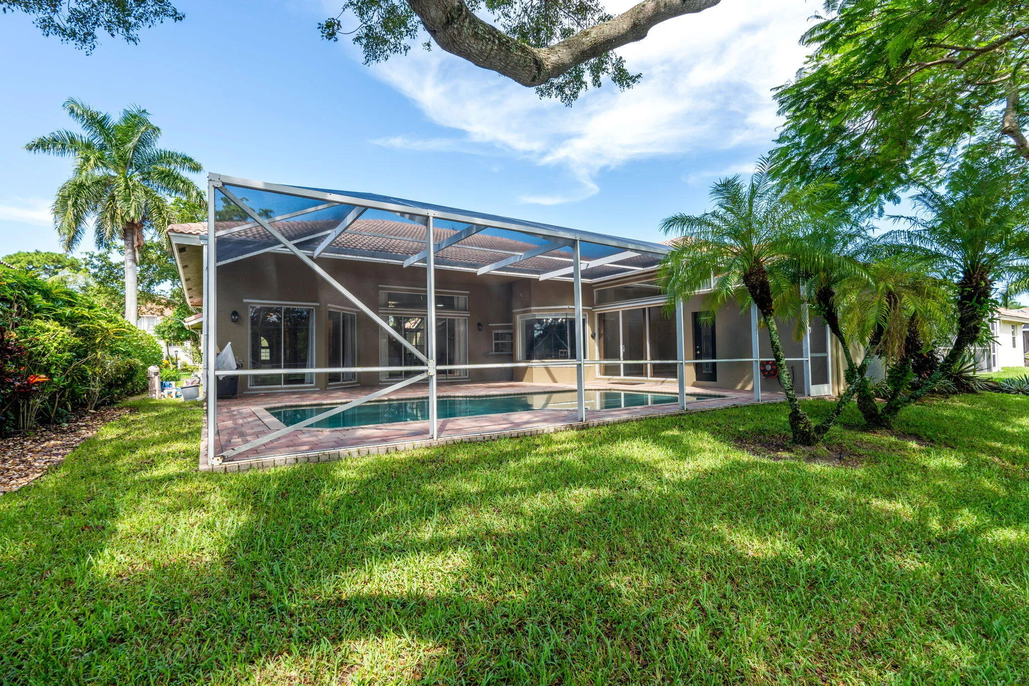 57-web-or-mls-A7408083