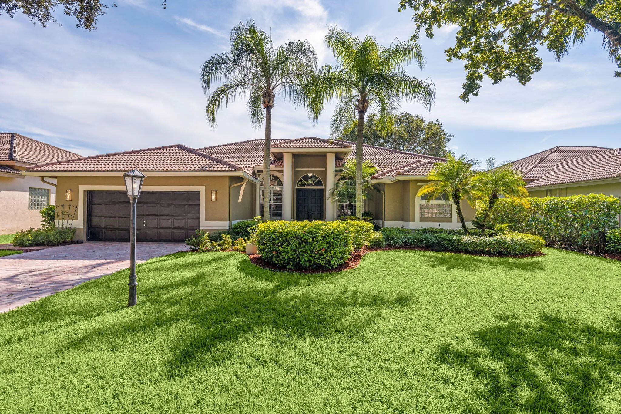 1-web-or-mls-A7407869