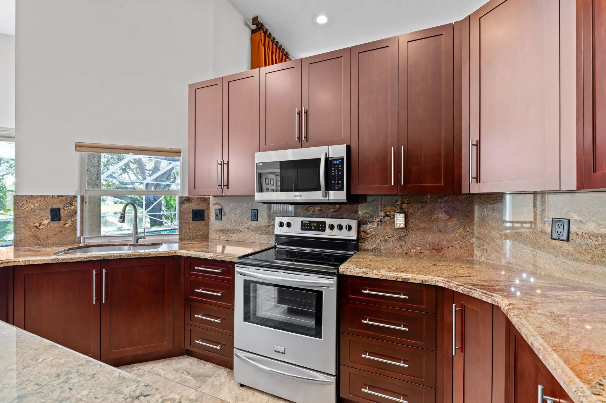 23-web-or-mls-A7407972
