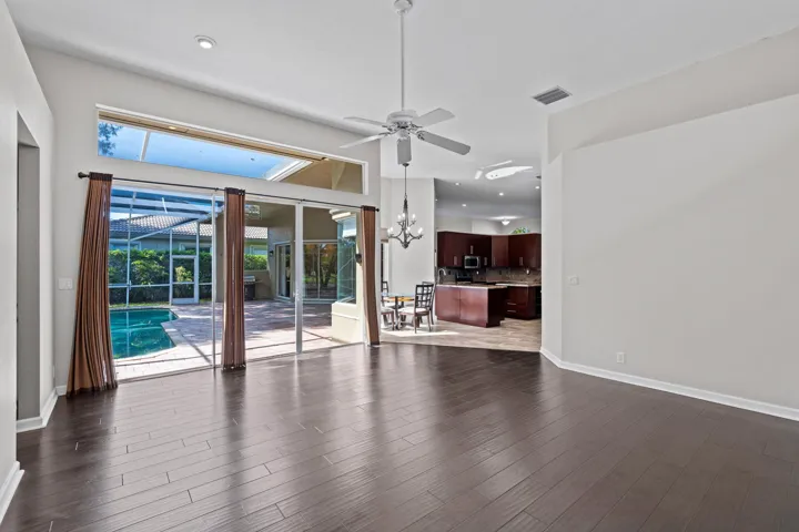 16-web-or-mls-A7407924