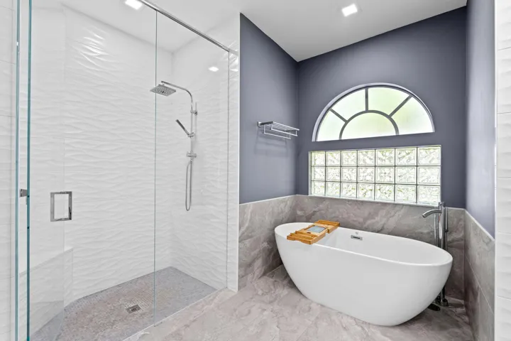 33-web-or-mls-A7408054