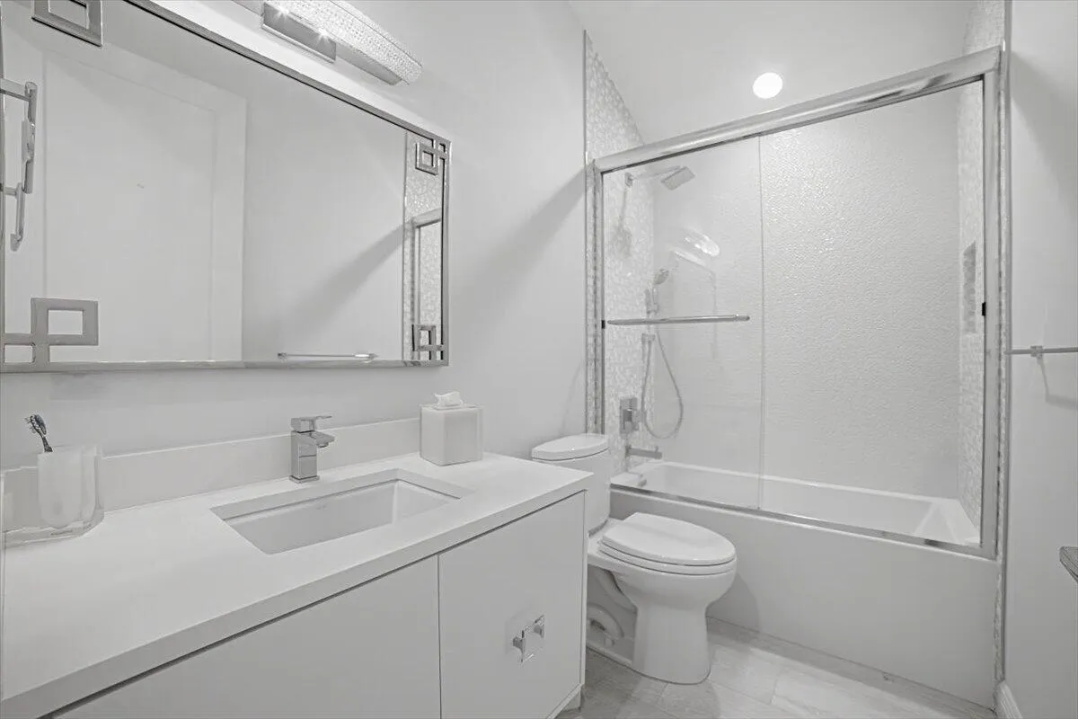 23-Bathroom