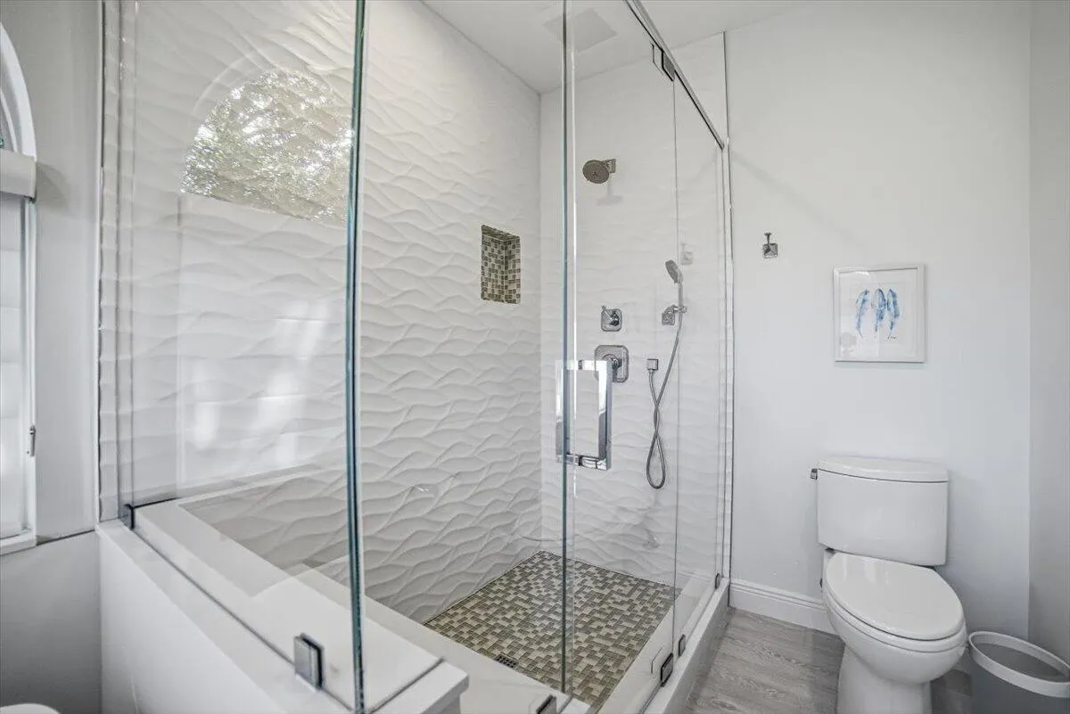 30-Bedroom2-Bathroom-C