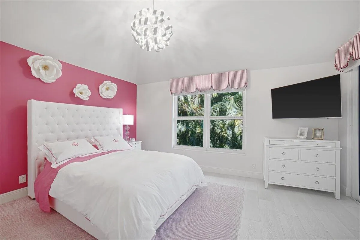 24-Bedroom1