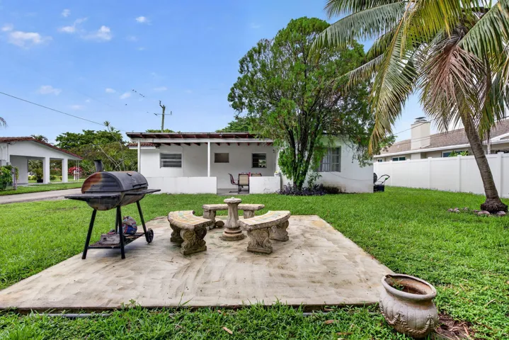 Private Backyard Entertaining Pad —